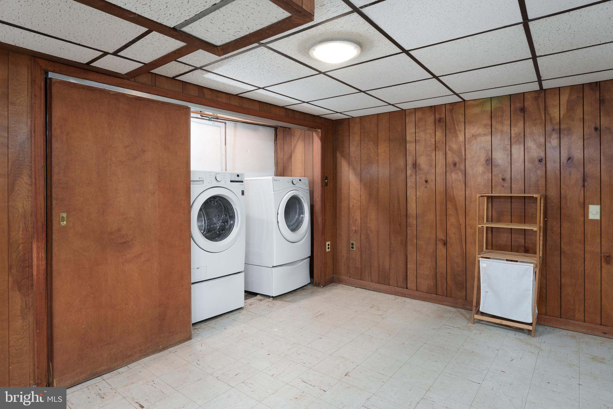 953 Klockner Road Hamilton, NJ 08619 - Photo 35 of 43 Large Washer & Dryer and BRAND NEW HWHeater!