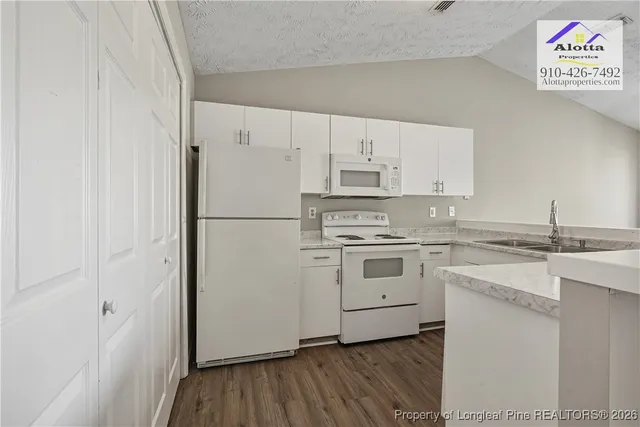 $1,000 | 6800 Willowbrook Drive, Unit 8, Fayetteville, NC 28314