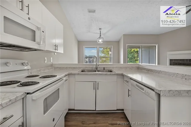 $1,000 | 6800 Willowbrook Drive, Unit 8, Fayetteville, NC 28314