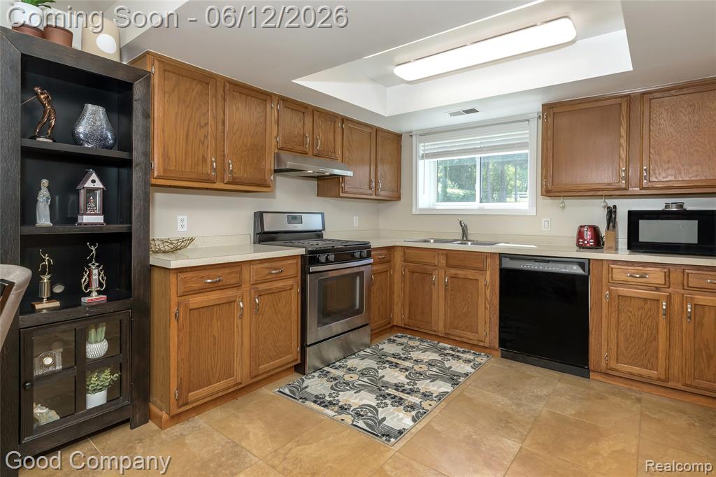 5410 Edgar Road Clarkston, MI 48346 - Photo 8 of 48