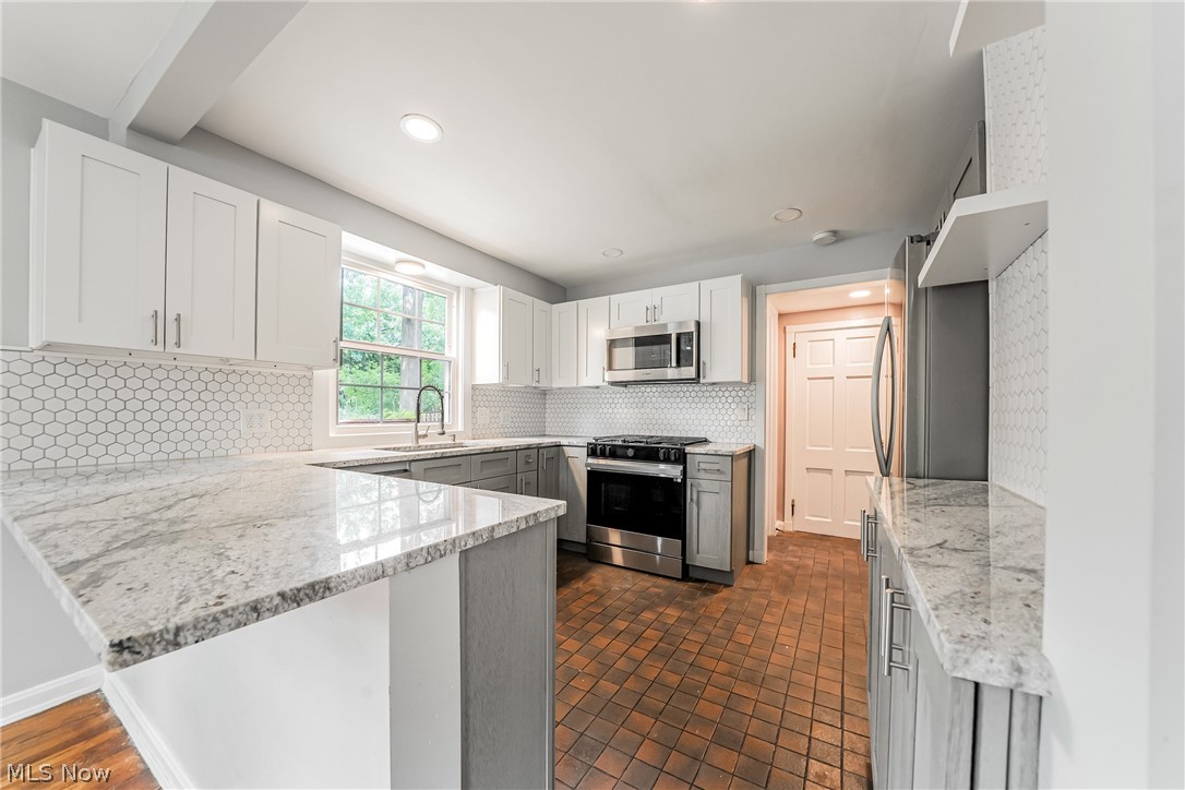 3187 Rumson Road Cleveland Heights, OH 44118 - Photo 7 of 21 Gallery Image 7