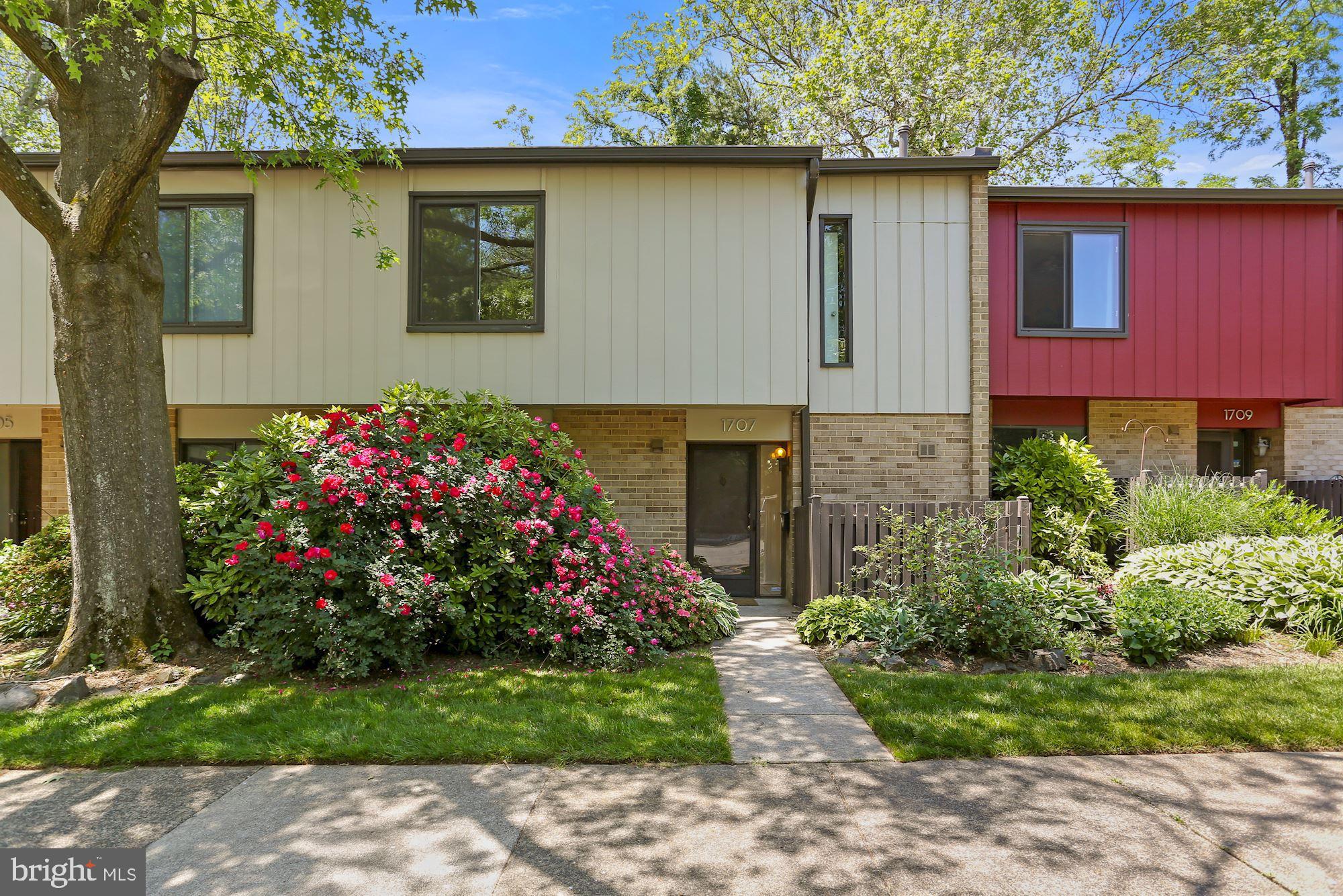 1707 Ivy Oak Square Reston, VA 20190 - Photo 3 of 37 There is one Assigned Place with lots unassigned