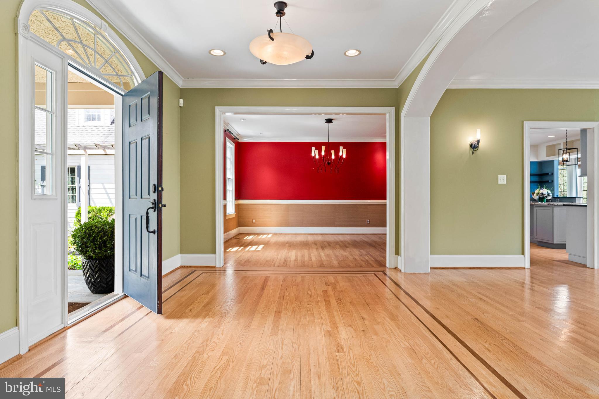 607 Newtown Road Berwyn, PA 19312 - Photo 15 of 83 Entrance Foyer looking into Dining Room