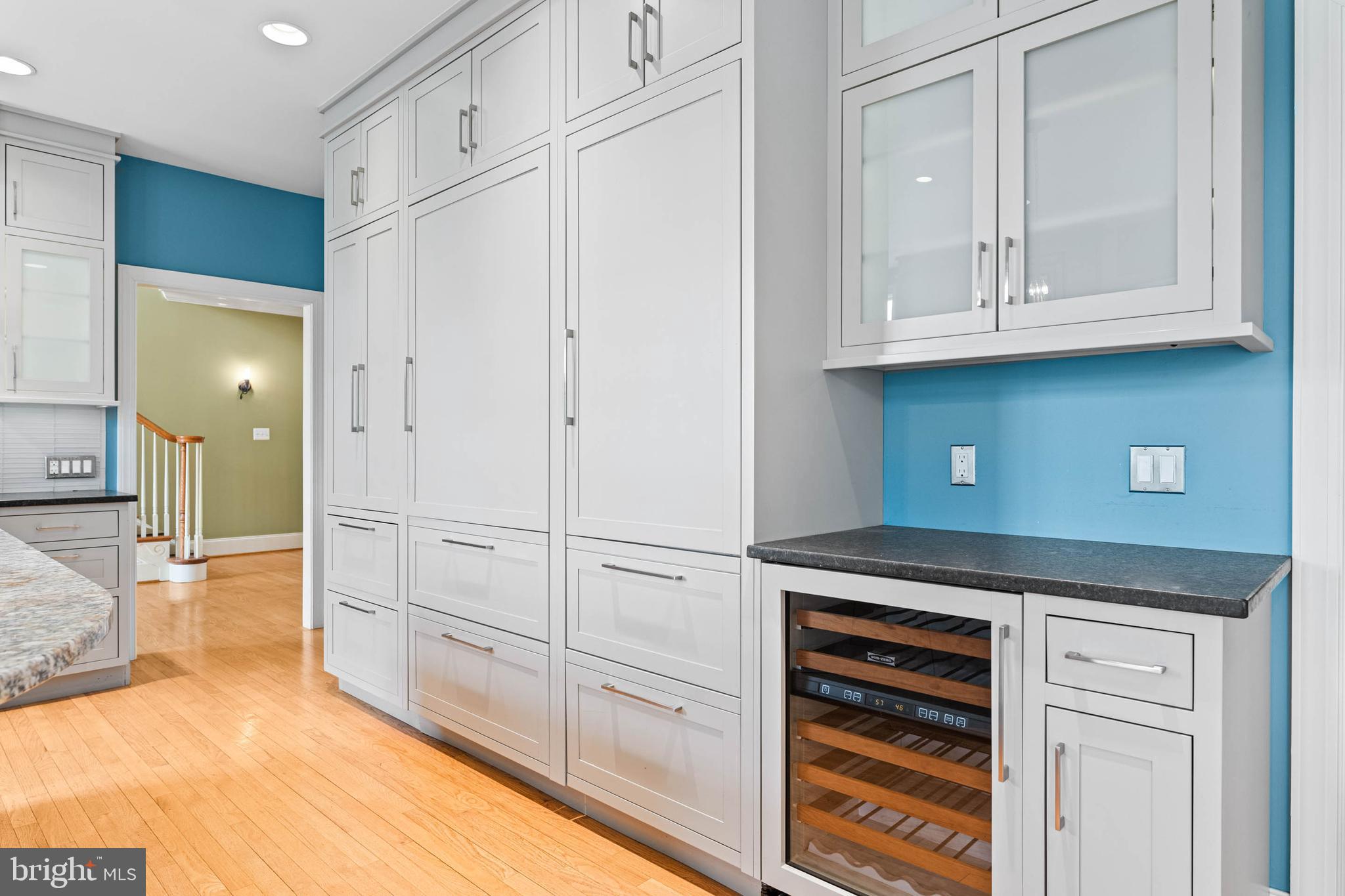 607 Newtown Road Berwyn, PA 19312 - Photo 26 of 83 SubZero Refrigerator w drawers & Freezer w drawers