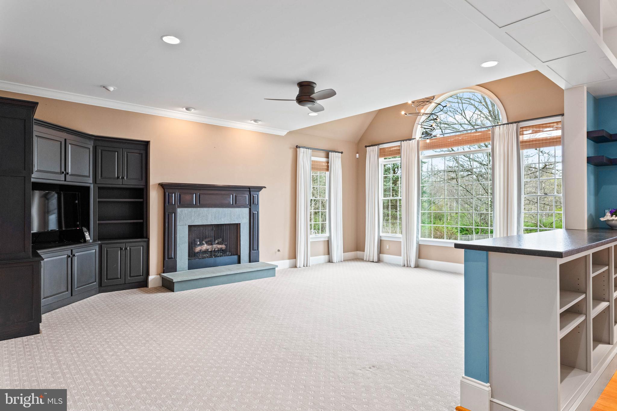 607 Newtown Road Berwyn, PA 19312 - Photo 30 of 83 Family Room adjacent to kitchen & breakfast room