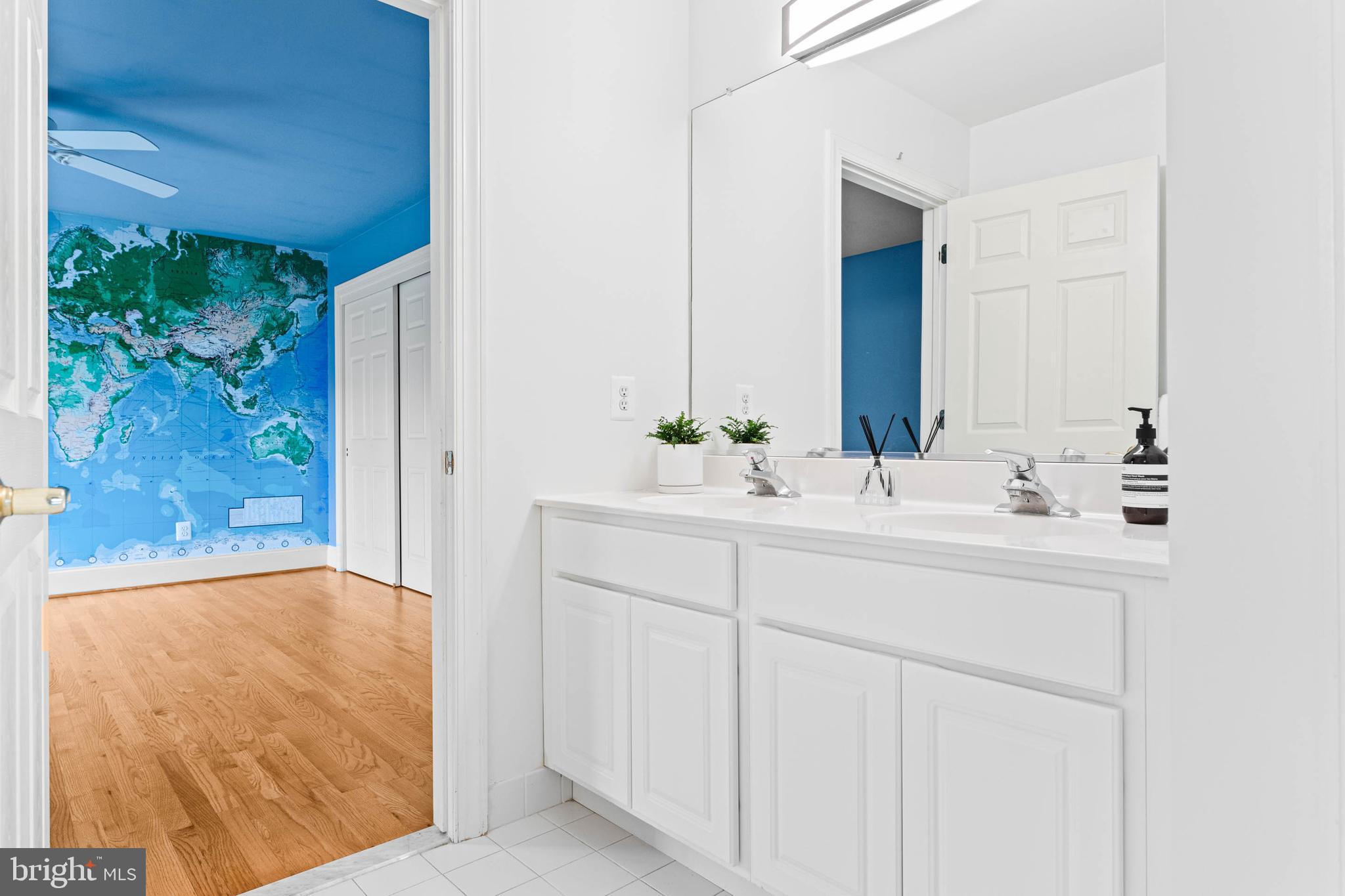 607 Newtown Road Berwyn, PA 19312 - Photo 55 of 83 Jack-and-Jill bathroom for bedrooms 3 and 4