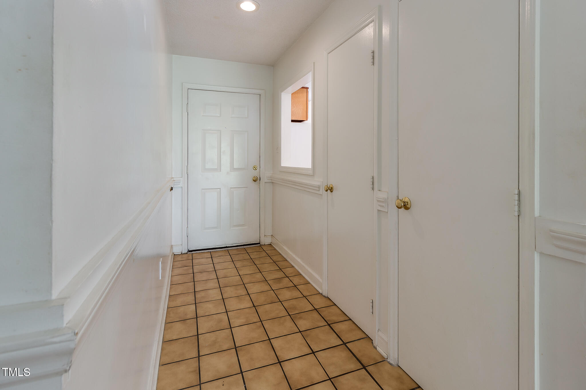 2522 Avent Ferry Road, Unit 103 Raleigh, NC 27606 - Photo 4 of 25 a view of an empty room