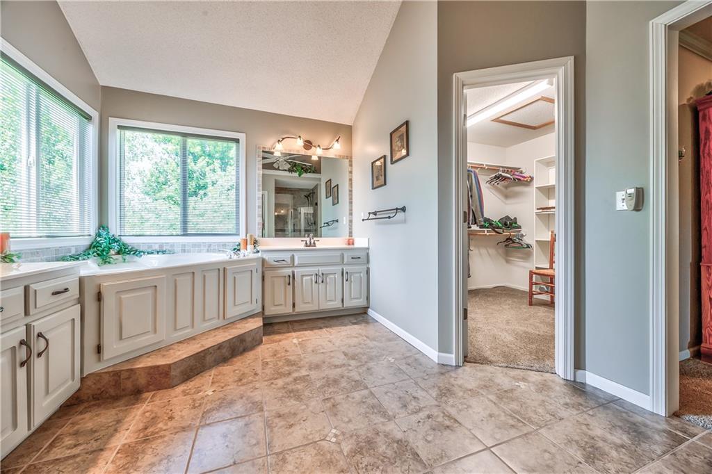 21600 South Lackman Road Spring Hill, KS 66083 - Photo 20 of 44