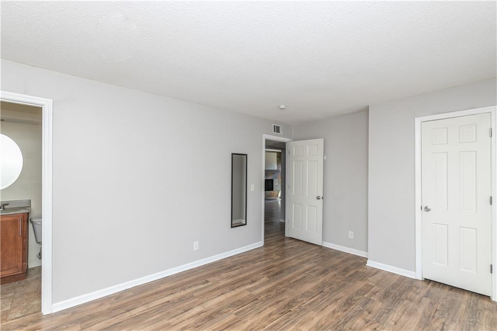 3602 Gillham Road, Unit 11 Kansas City, MO 64111 - Photo 19 of 24