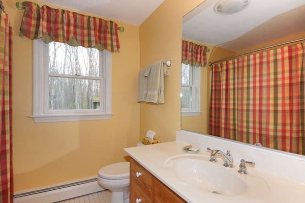 8 Nevada Road Tyngsborough, MA 01879 - Photo 15 of 27 Gallery Image 15