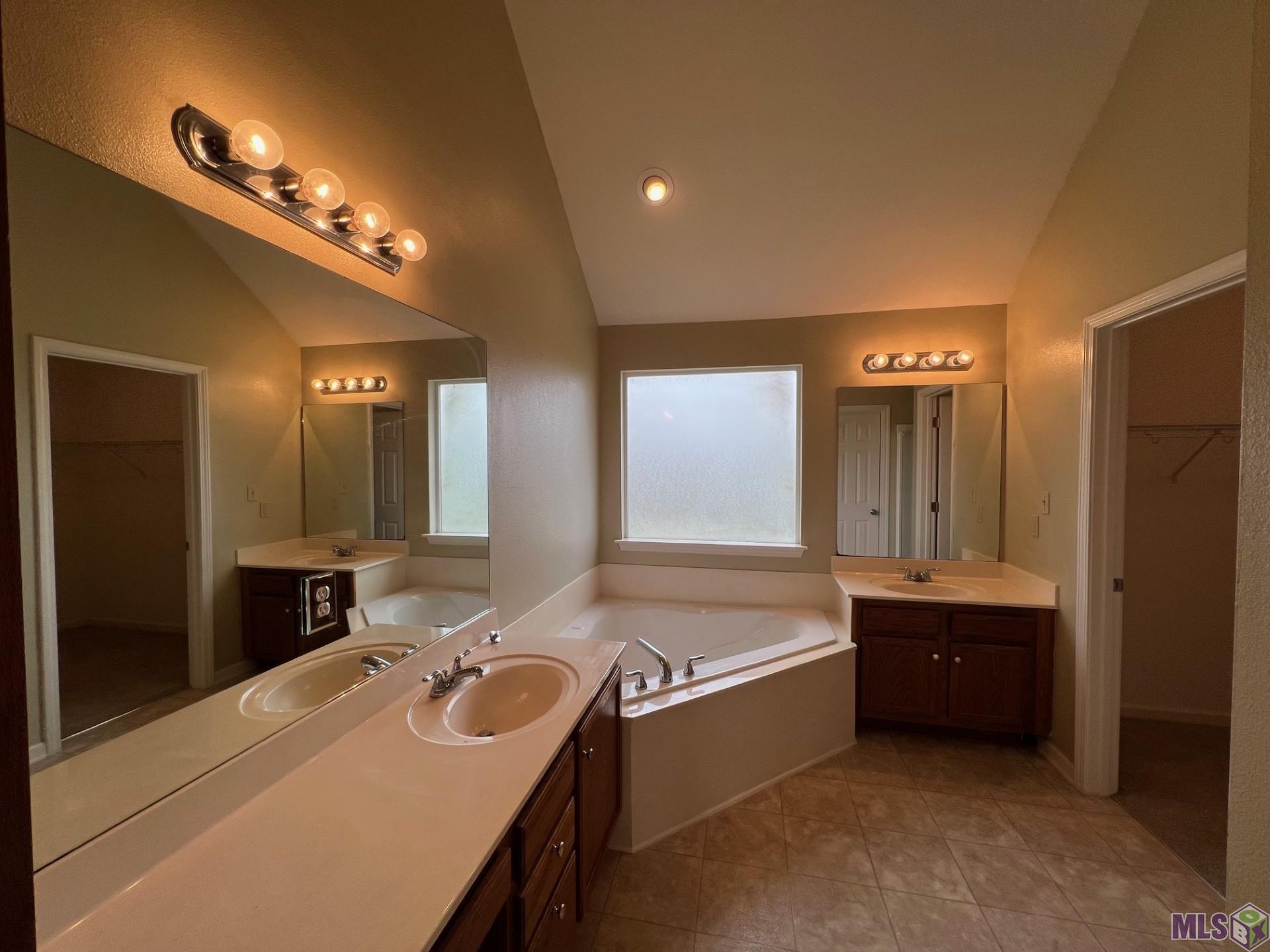 14203 Cloverhill Boulevard Baton Rouge, LA 70809 - Photo 11 of 17