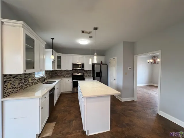 $2,650 | 14203 Cloverhill Boulevard, Baton Rouge, LA 70809