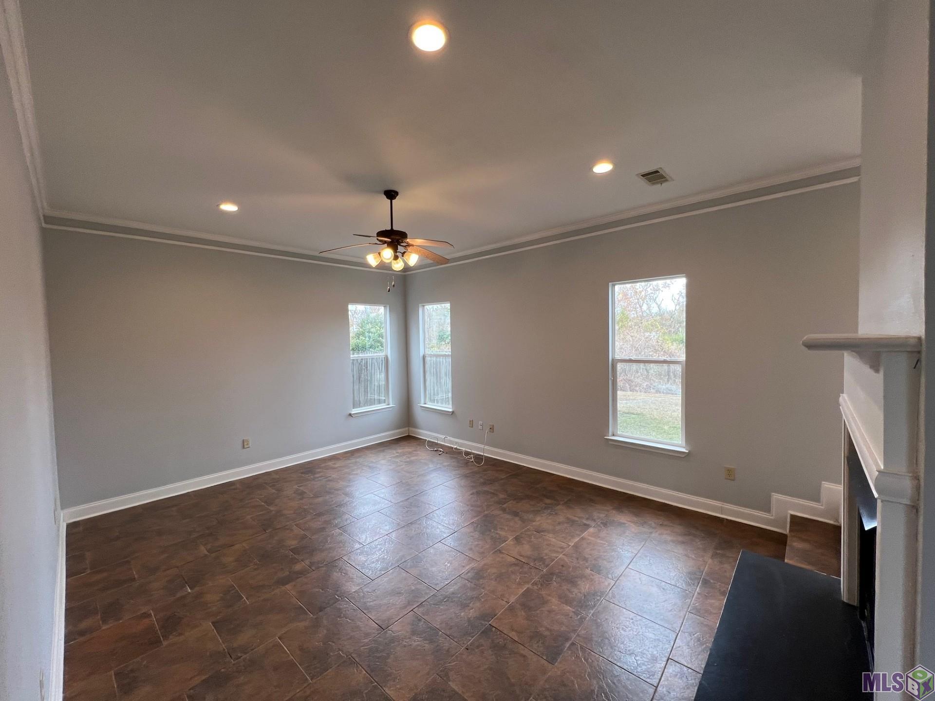 14203 Cloverhill Boulevard Baton Rouge, LA 70809 - Photo 7 of 17