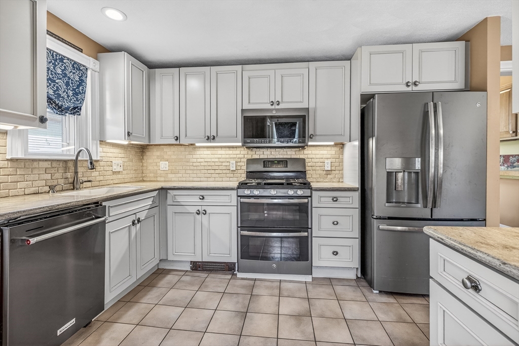 24 Fairview Street Winthrop, MA 02152 - Photo 12 of 32