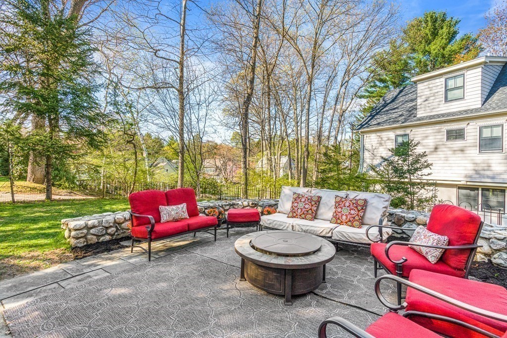 22 Ginn Road Winchester, MA 01890 - Photo 3 of 40