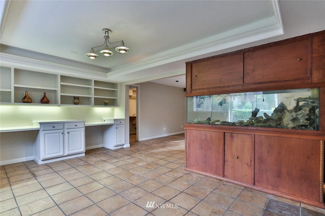 404 170th Place Southwest Bothell, WA 98012 - Photo 18 of 25 a room with painting and a table