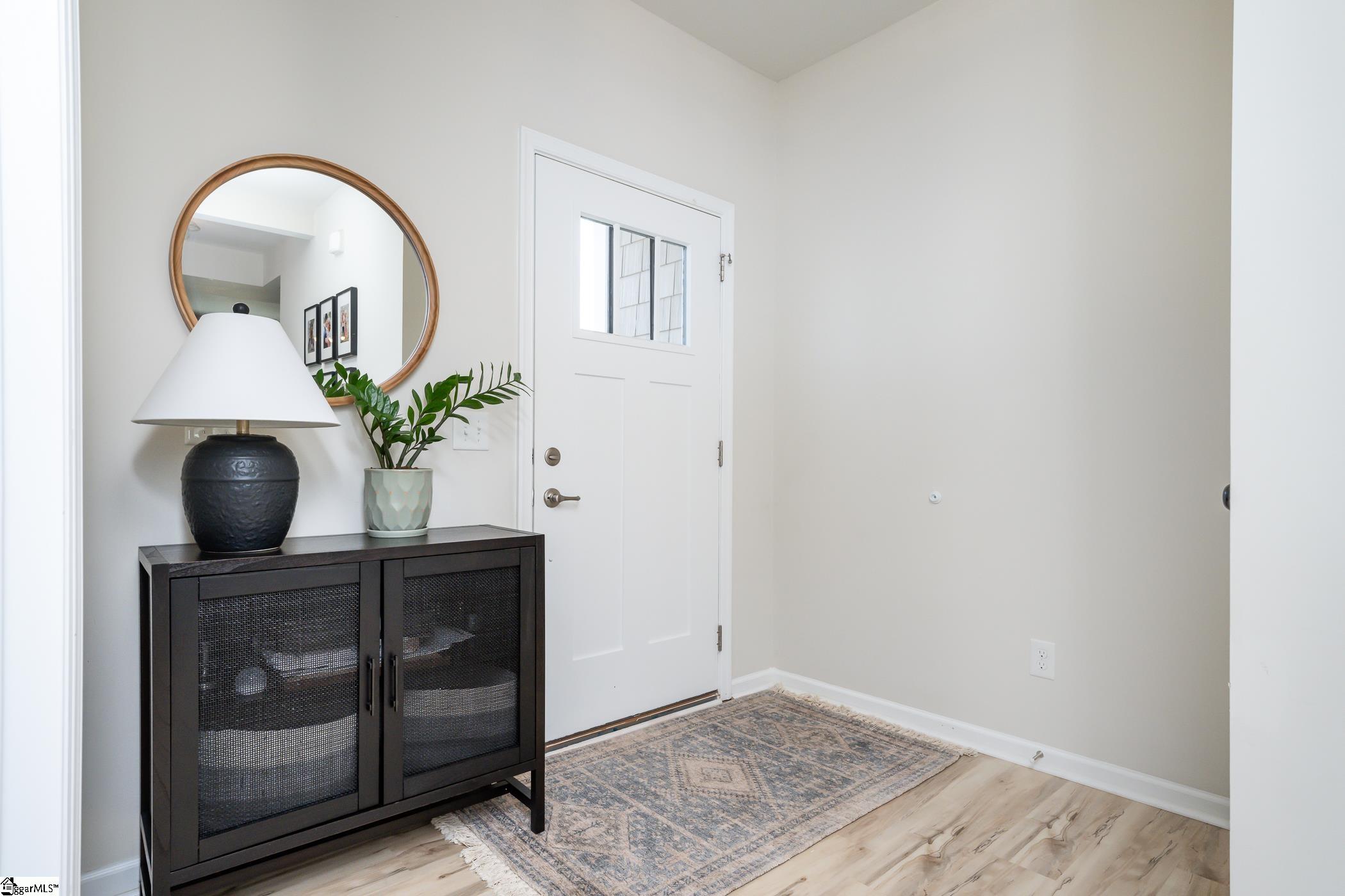 513 Bucklebury Road Greer, SC 29651 - Photo 4 of 37 Gallery Image 4