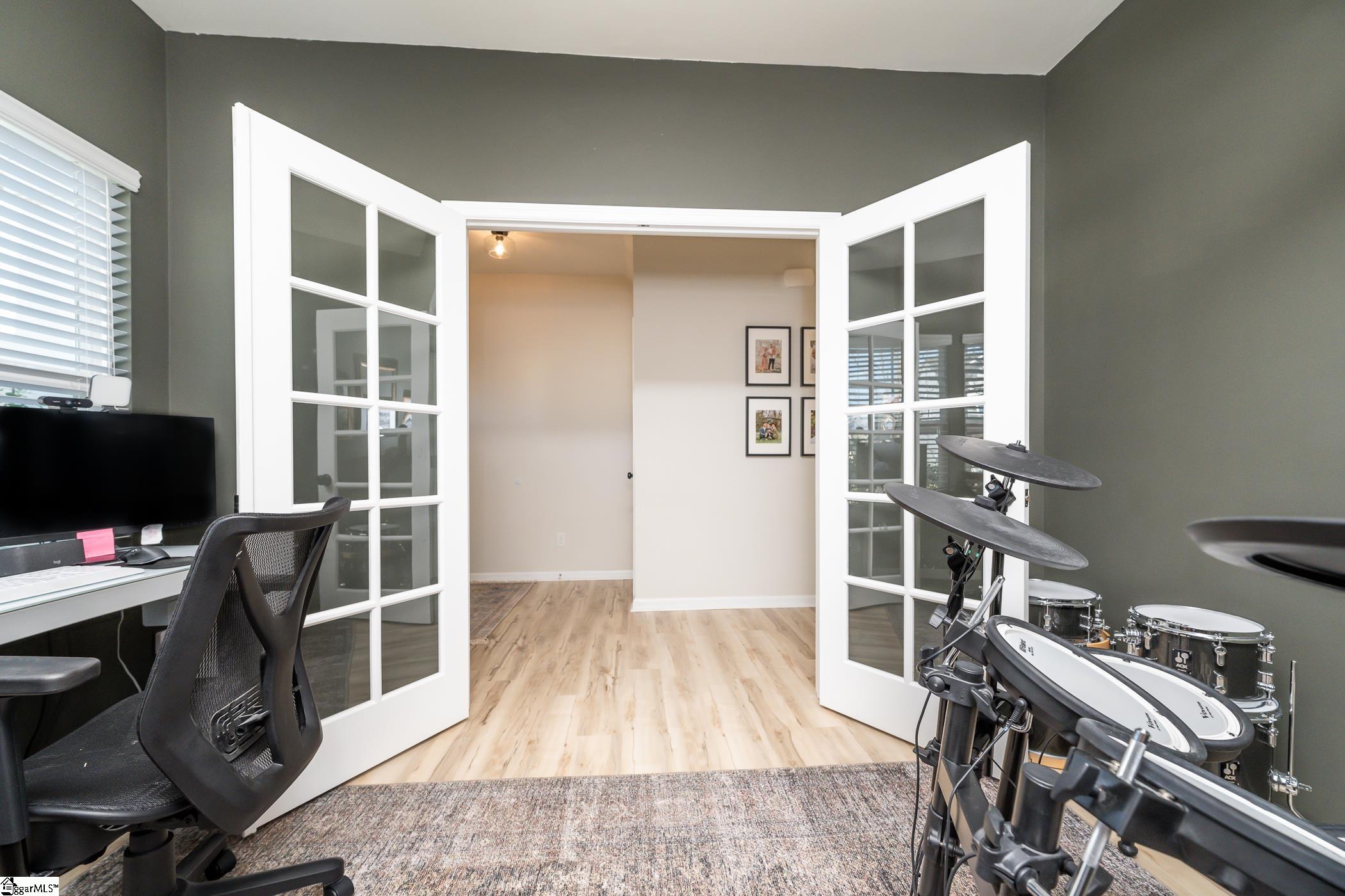 513 Bucklebury Road Greer, SC 29651 - Photo 6 of 37 Gallery Image 6