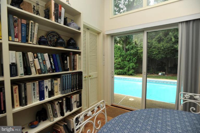 7322 Churchill Road McLean, VA 22101 - Photo 6 of 27 Library