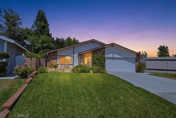 $879,900 | 25097 Green Mill Avenue, Newhall, CA 91321