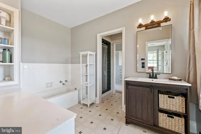 $6,750,000 | 14111 Green Road, Glyndon, MD 21136