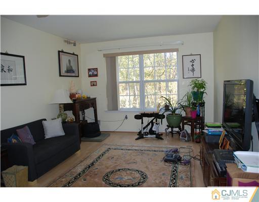 321 Prestwick Way Edison, NJ 08820 - Photo 2 of 4 Gallery Image 2