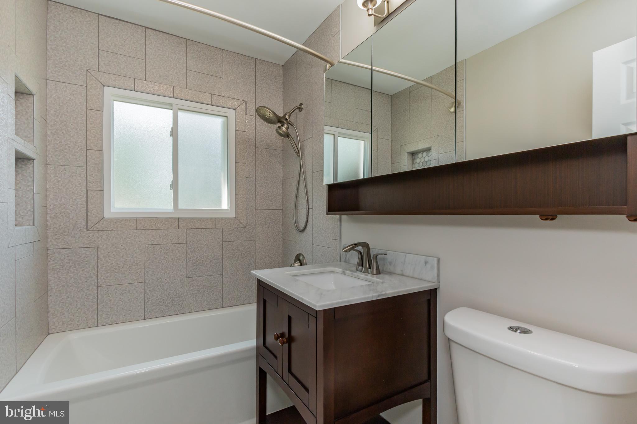 5512 Ivor Street Springfield, VA 22151 - Photo 20 of 36 Bathroom