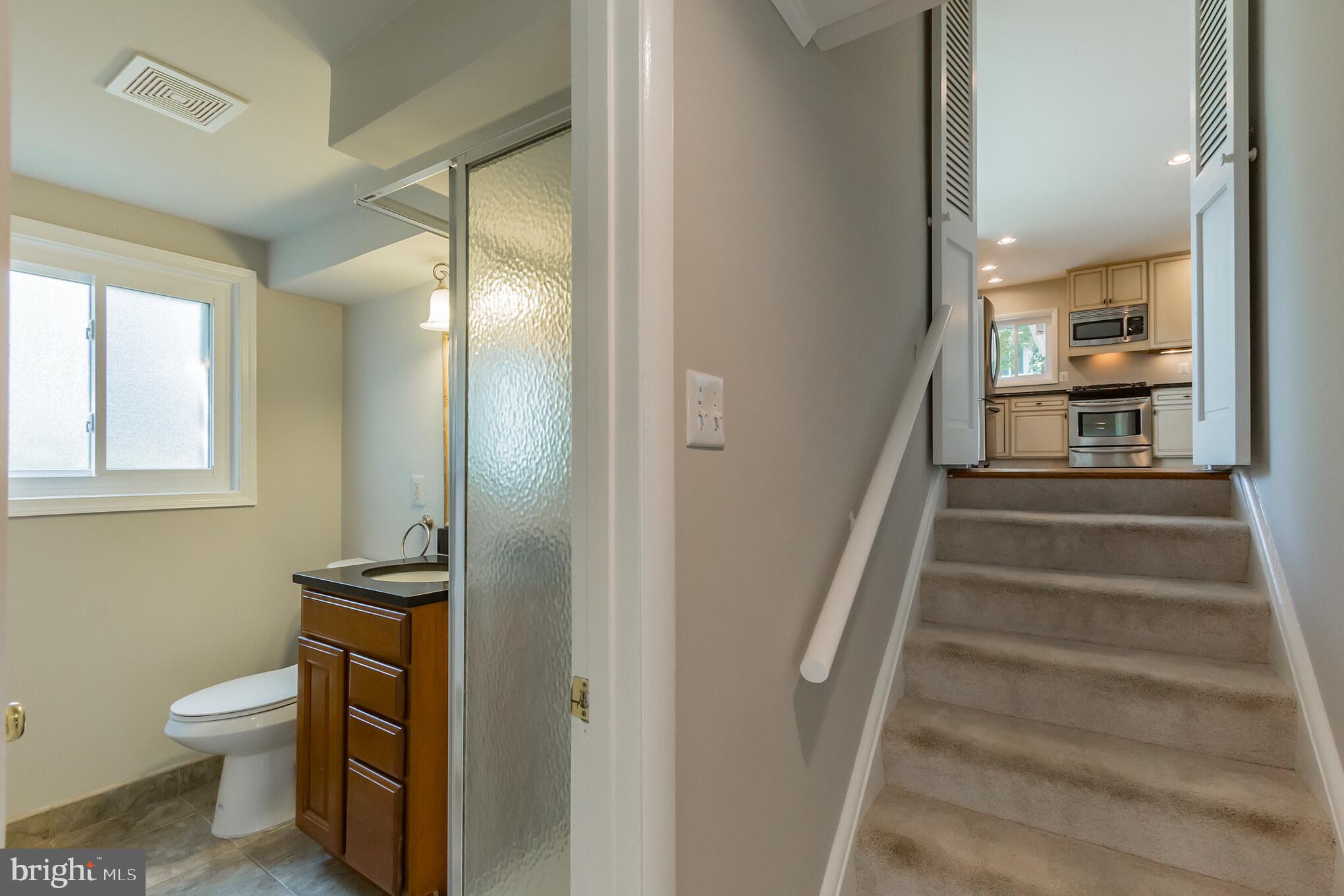 5512 Ivor Street Springfield, VA 22151 - Photo 26 of 36 Bathroom