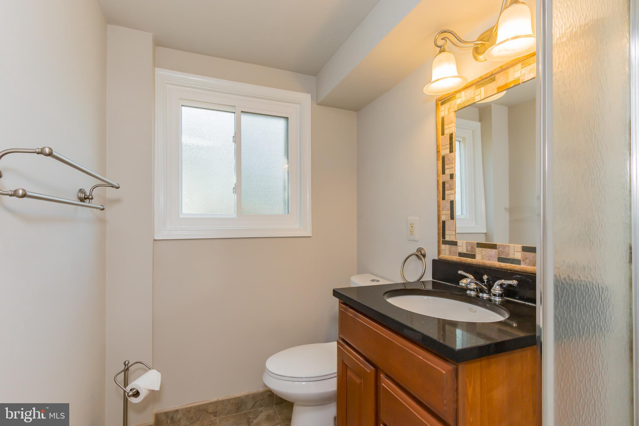 5512 Ivor Street Springfield, VA 22151 - Photo 27 of 36 Bathroom