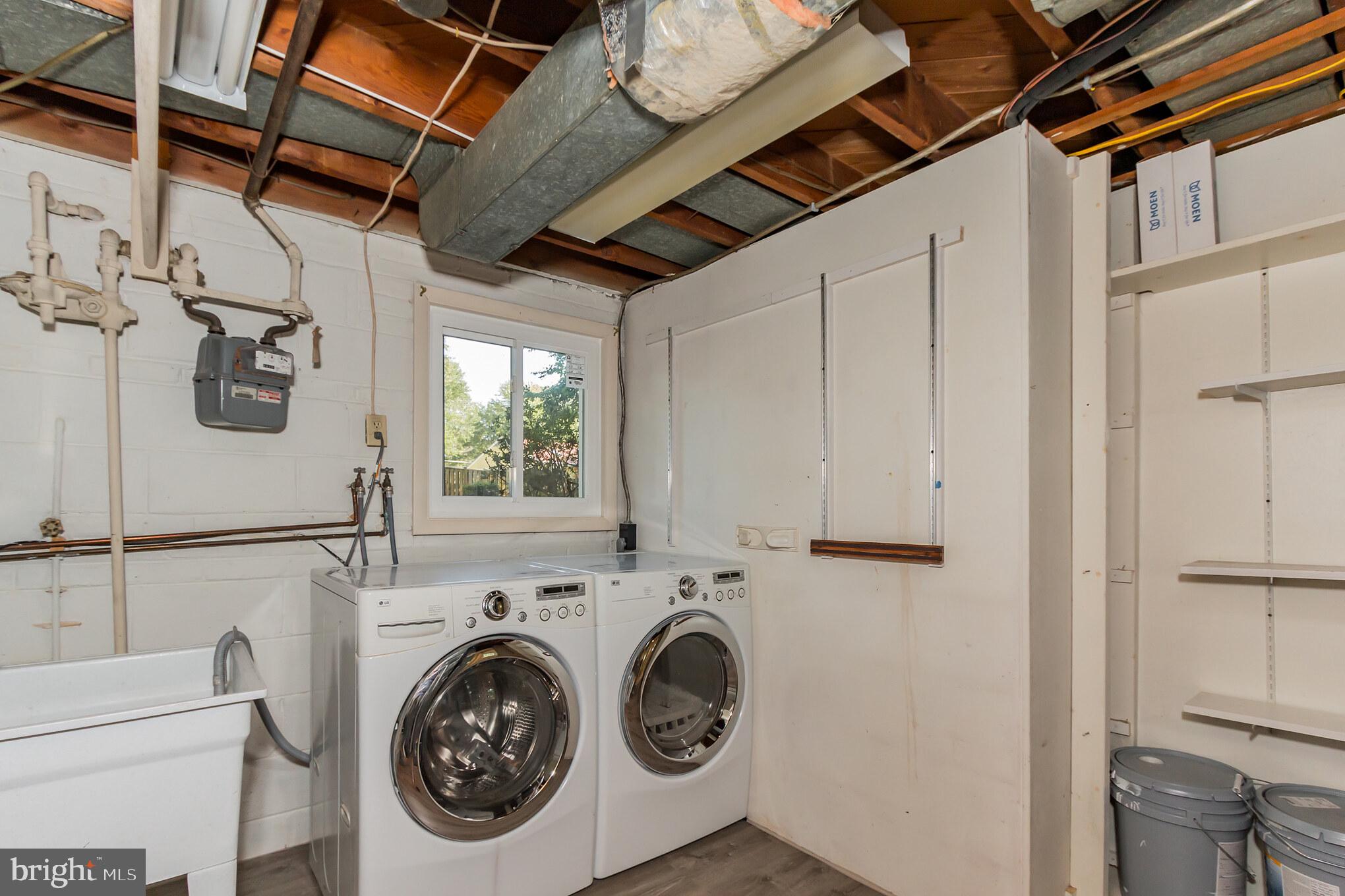5512 Ivor Street Springfield, VA 22151 - Photo 30 of 36 Laundry Room