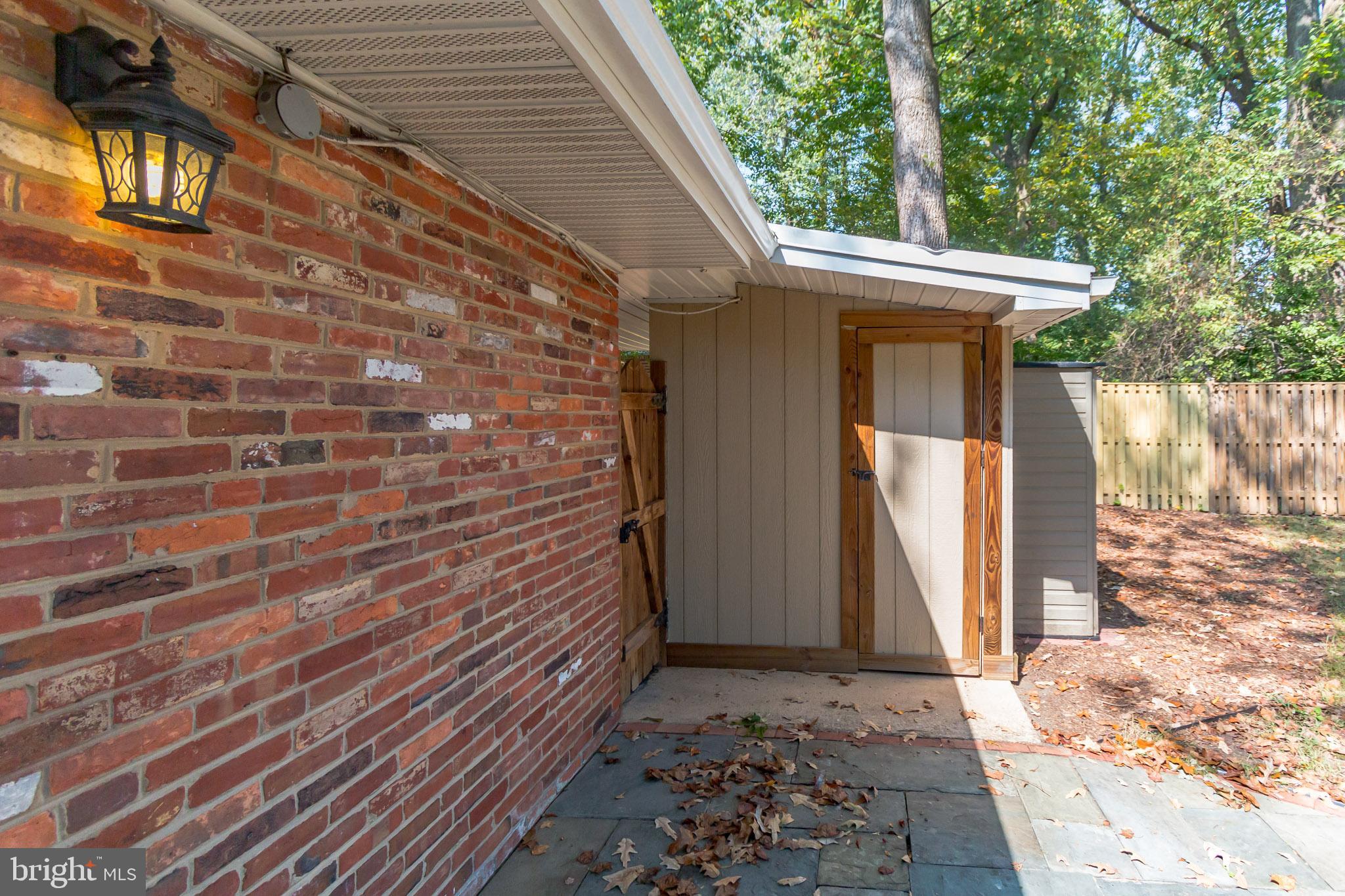 5512 Ivor Street Springfield, VA 22151 - Photo 32 of 36 Exterior Rear