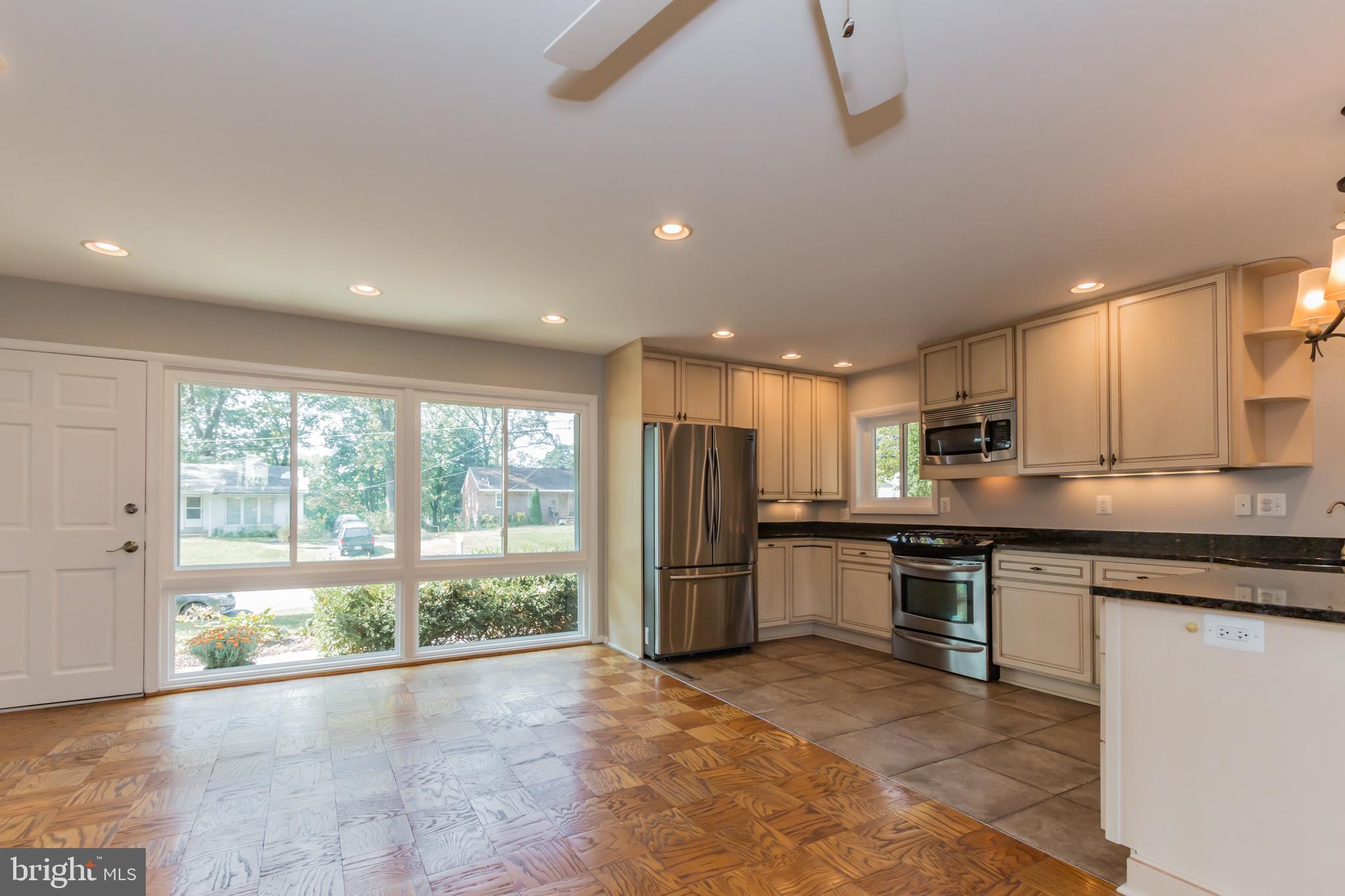 5512 Ivor Street Springfield, VA 22151 - Photo 5 of 36 Kitchen