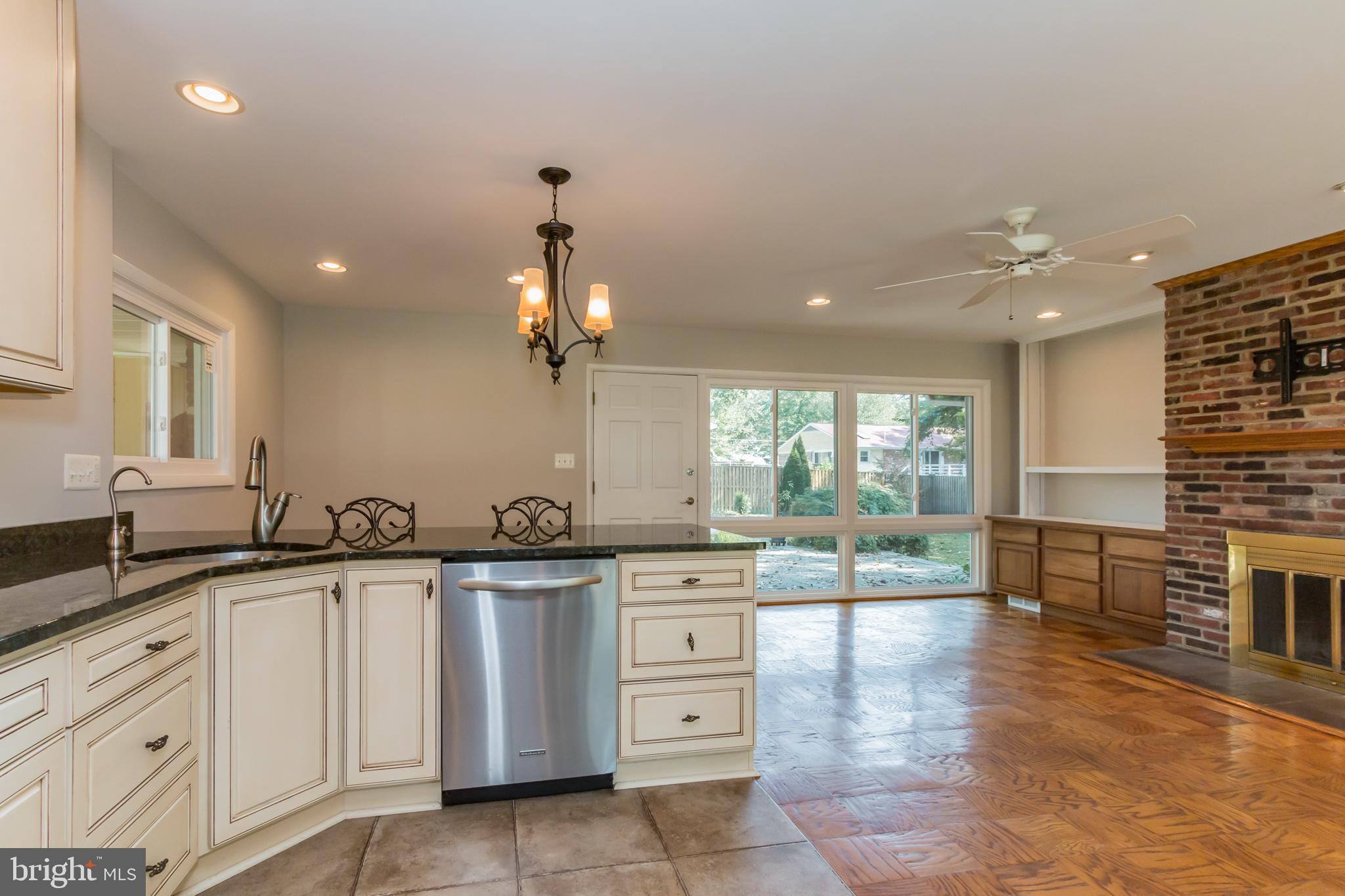5512 Ivor Street Springfield, VA 22151 - Photo 7 of 36 Kitchen