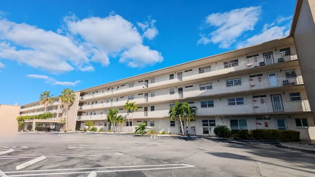 $109,900 | 2601 Northeast 3rd Street, Unit 210, Boynton Beach, FL 33435