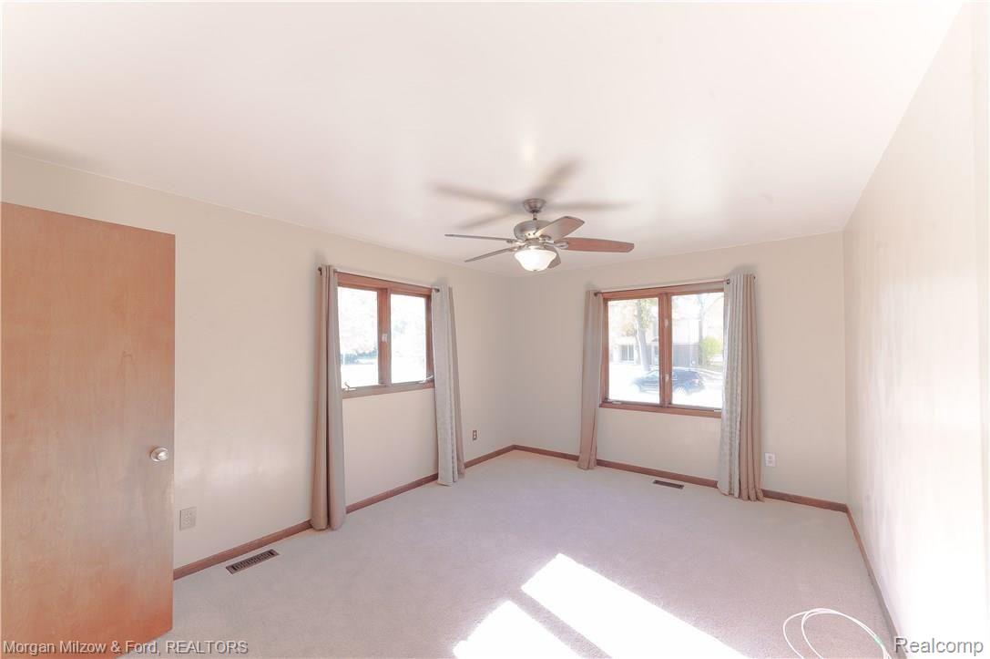 1061 Hidden Lane Rochester, MI 48309 - Photo 25 of 51 1061 Hidden Ln-25.jpg