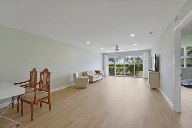 $349,900 | 801 Lake Shore Drive, Unit 112, Lake Park, FL 33403