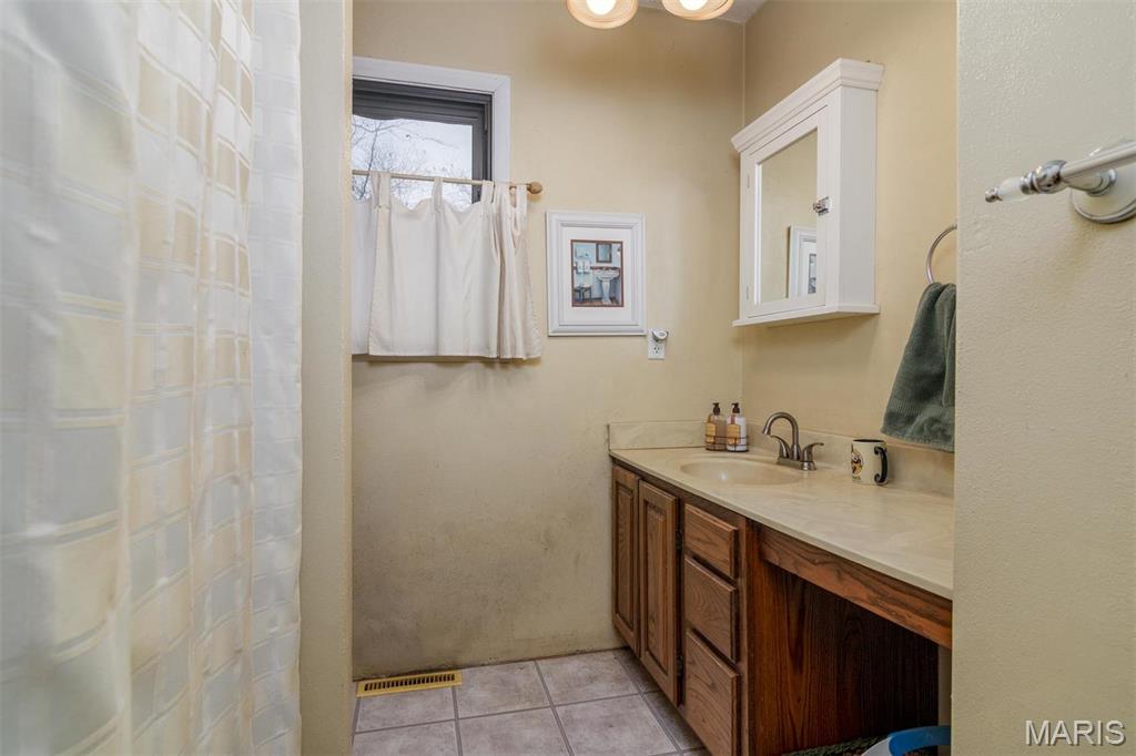 3 Echo Lane Centralia, IL 62801 - Photo 19 of 32