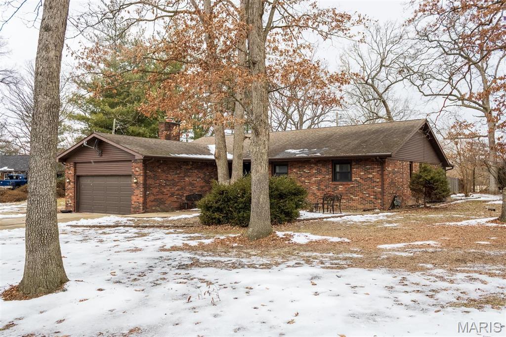 3 Echo Lane Centralia, IL 62801 - Photo 2 of 32