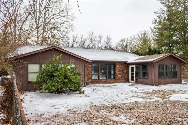 $150,000 | 3 Echo Lane, Centralia, IL 62801