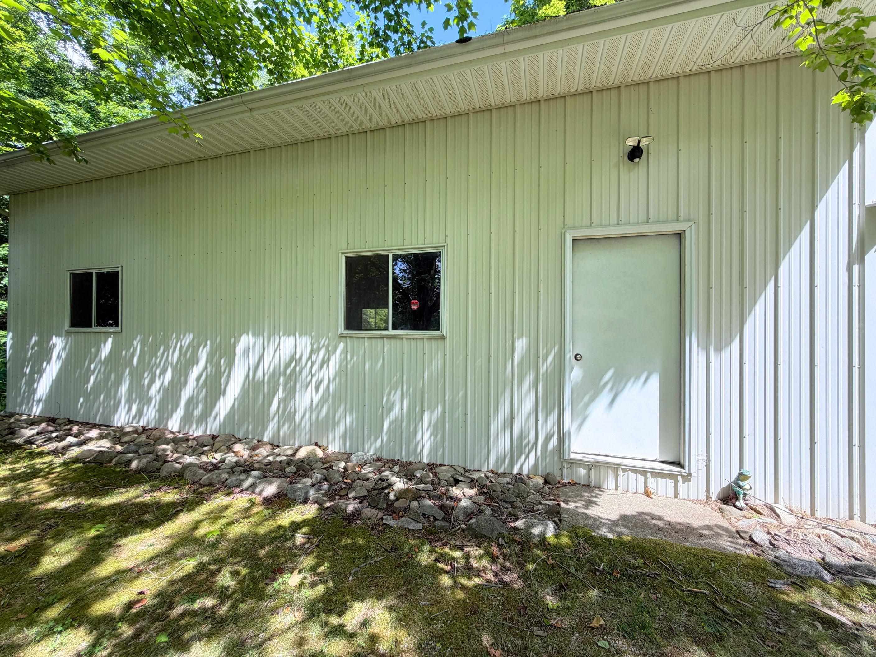 7099 North Henderson Road Davison, MI 48423 - Photo 45 of 55