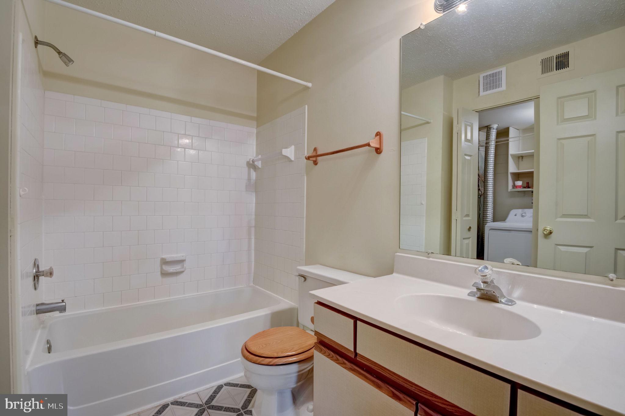 102 Fort Evans Road Southeast, Unit D Leesburg, VA 20175 - Photo 20 of 34 Gallery Image 20