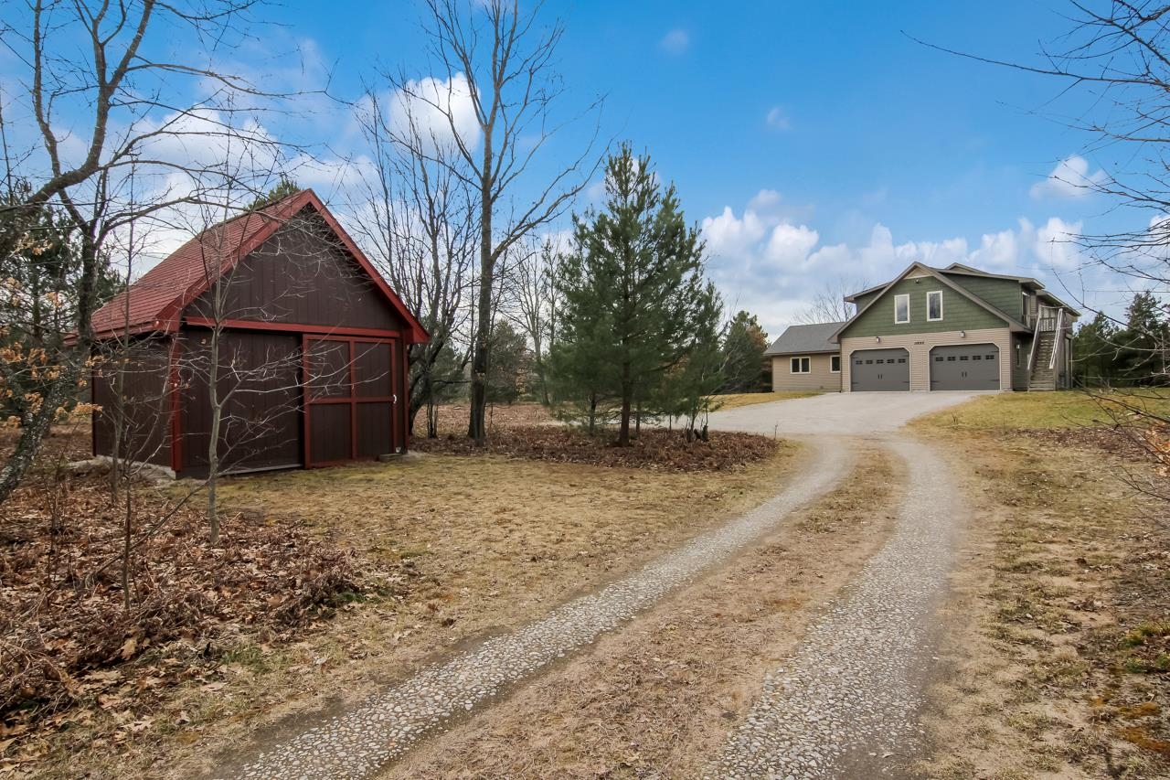 11222 Nichols Road Interlochen, MI 49643 - Photo 11 of 76 1898929-10.JPG
