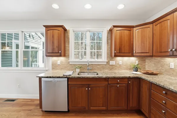 $1,100,000 | 11 Longmeadow Way, Unit 11, Acton, MA 01720