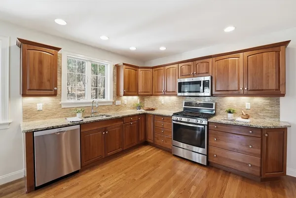 $1,100,000 | 11 Longmeadow Way, Unit 11, Acton, MA 01720