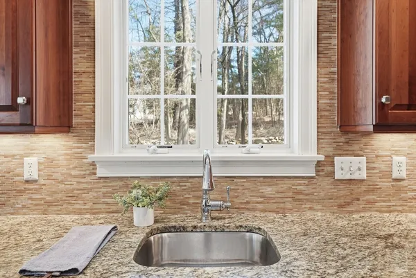 $1,100,000 | 11 Longmeadow Way, Unit 11, Acton, MA 01720