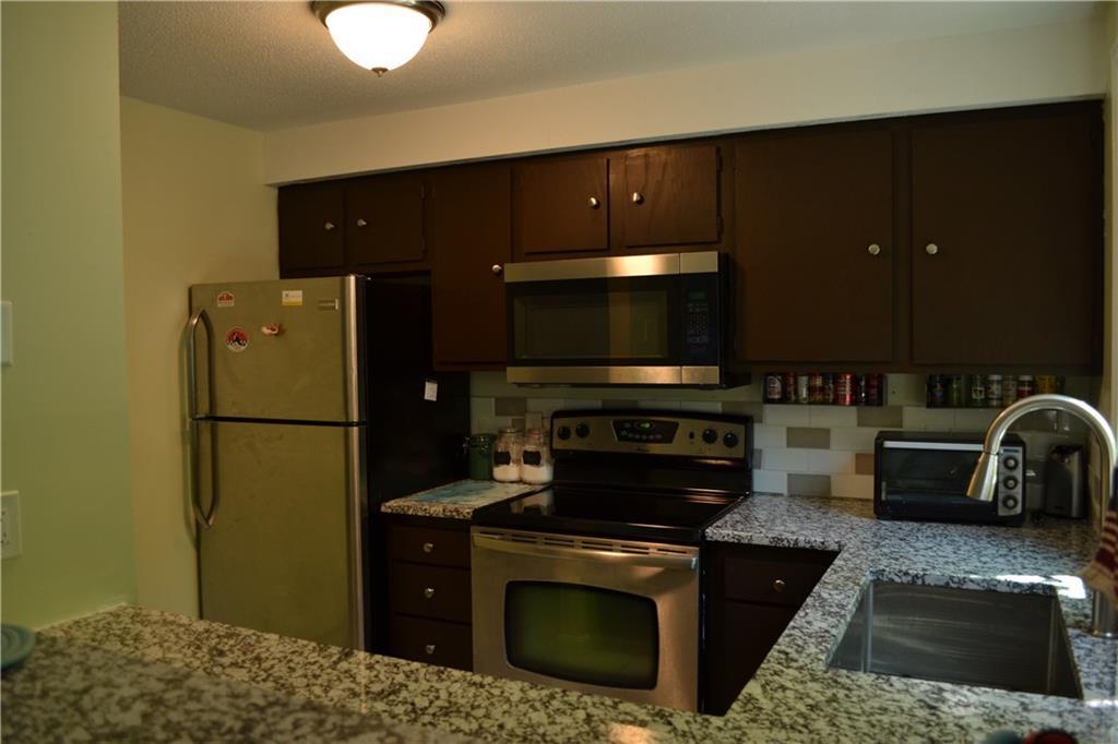 25 Lawrence Street, Unit 2 Westbrook, ME 04092 - Photo 9 of 35 Photo