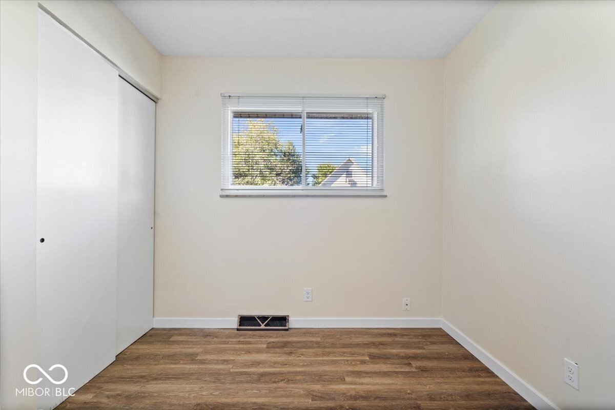 325 North Center Street Plainfield, IN 46168 - Photo 14 of 29