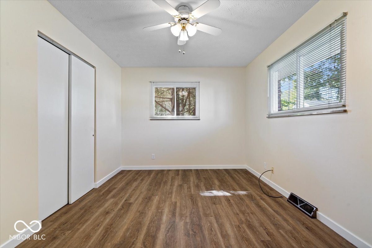 325 North Center Street Plainfield, IN 46168 - Photo 16 of 29