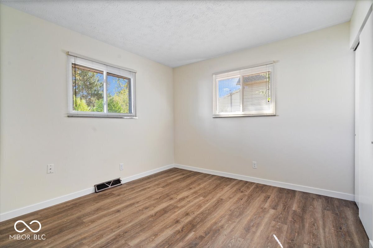 325 North Center Street Plainfield, IN 46168 - Photo 17 of 29