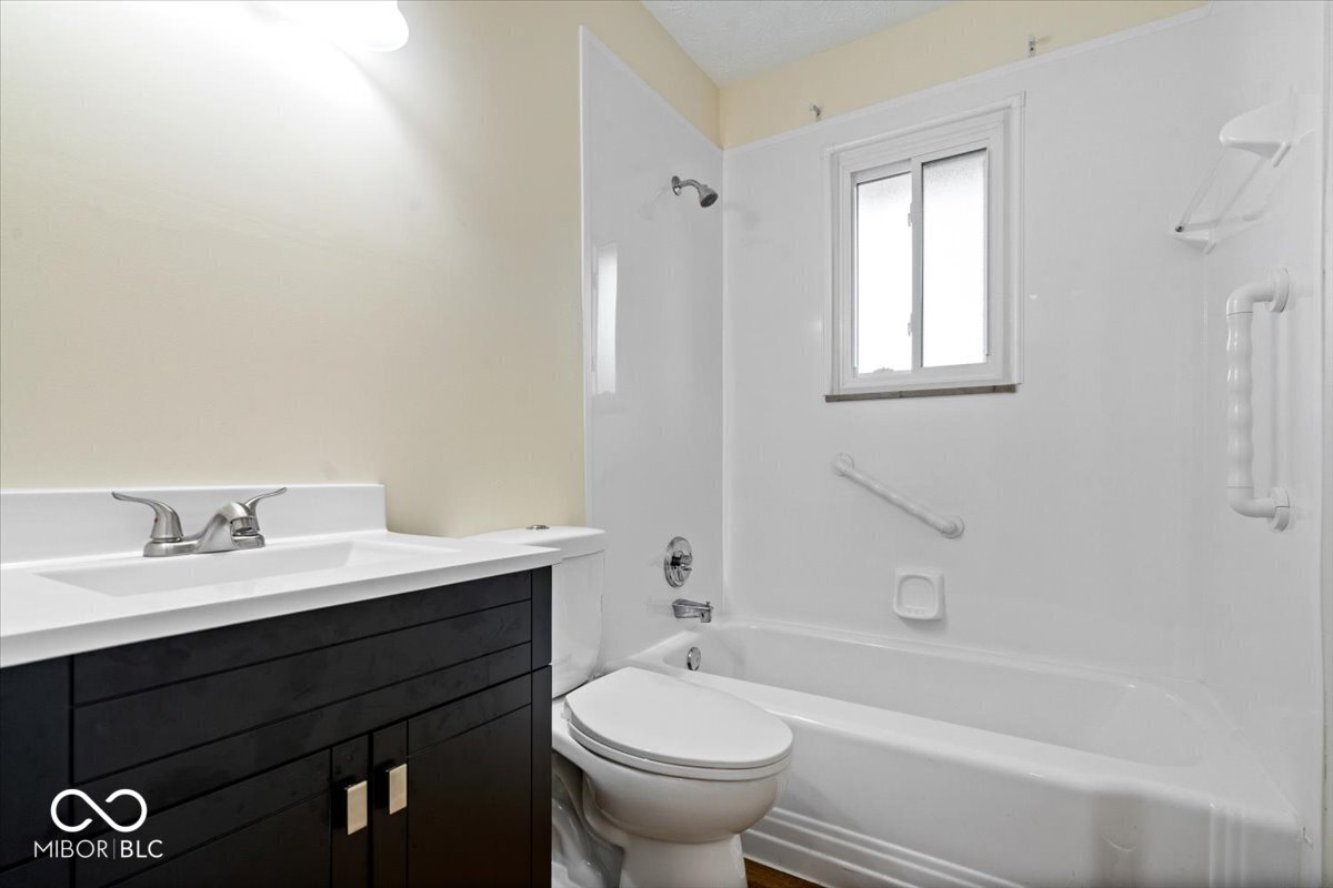 325 North Center Street Plainfield, IN 46168 - Photo 19 of 29